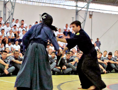 Kenjutsu na Academia Barro Branco, defesa pessoal
