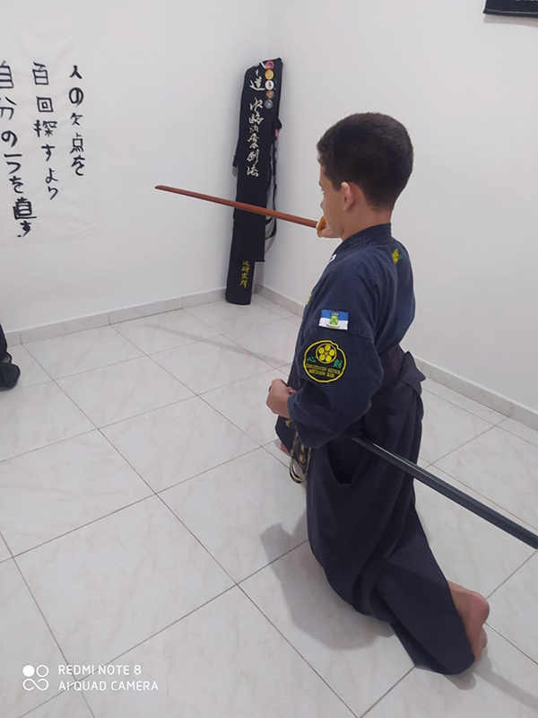 Renan treinando iaijutsu